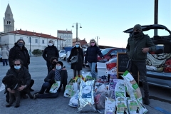 Colletta mangimi per animali terremotati in Croazia